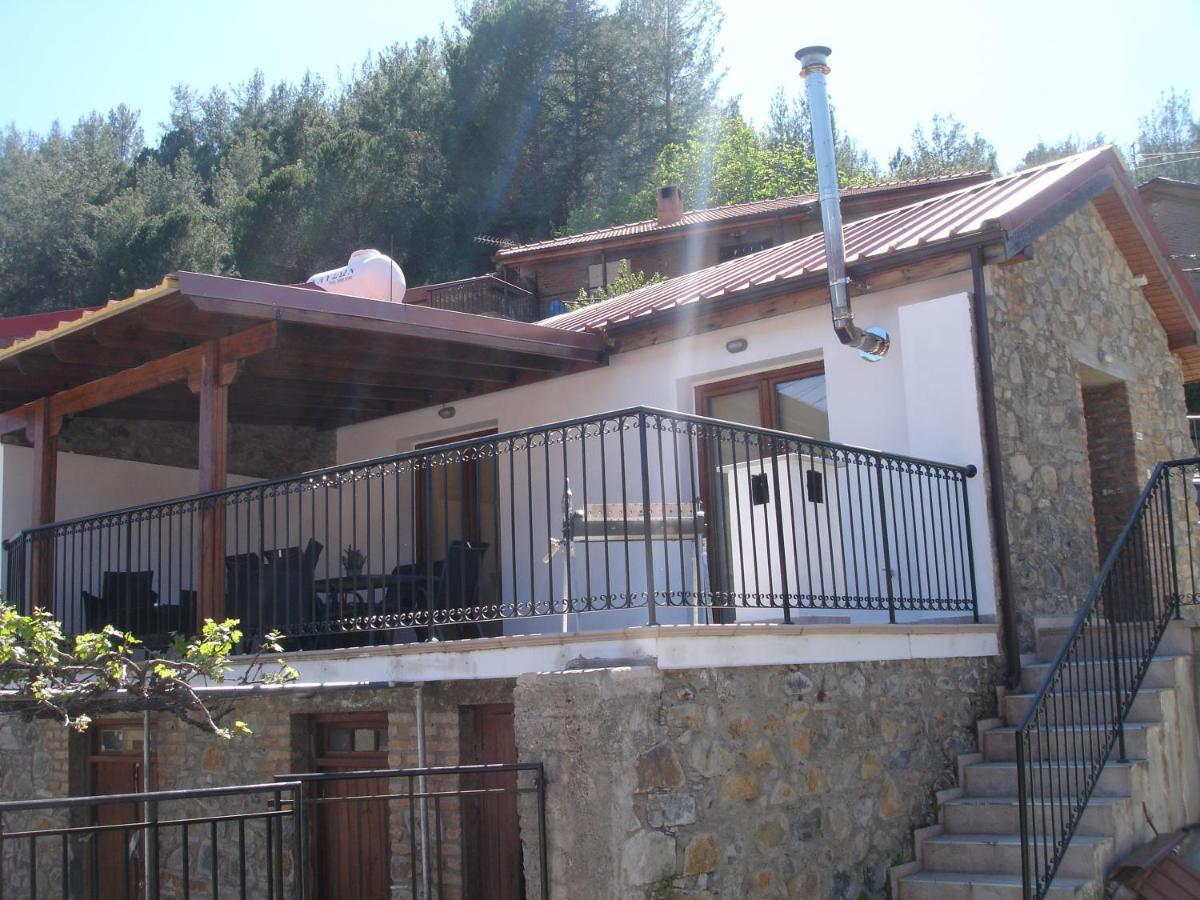 Love Holiday Suite 1 Tris Elies Esterno foto