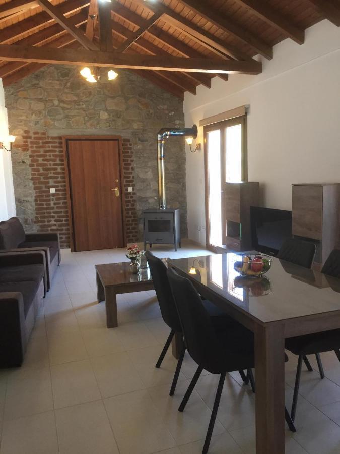 Love Holiday Suite 1 Tris Elies Esterno foto