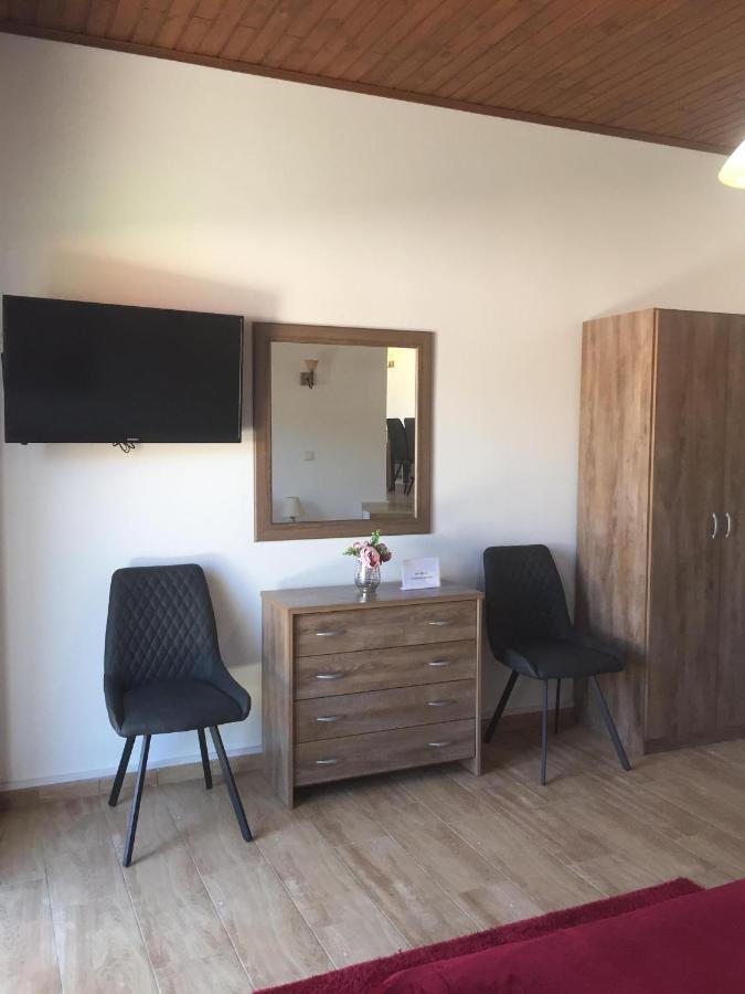 Love Holiday Suite 1 Tris Elies Esterno foto
