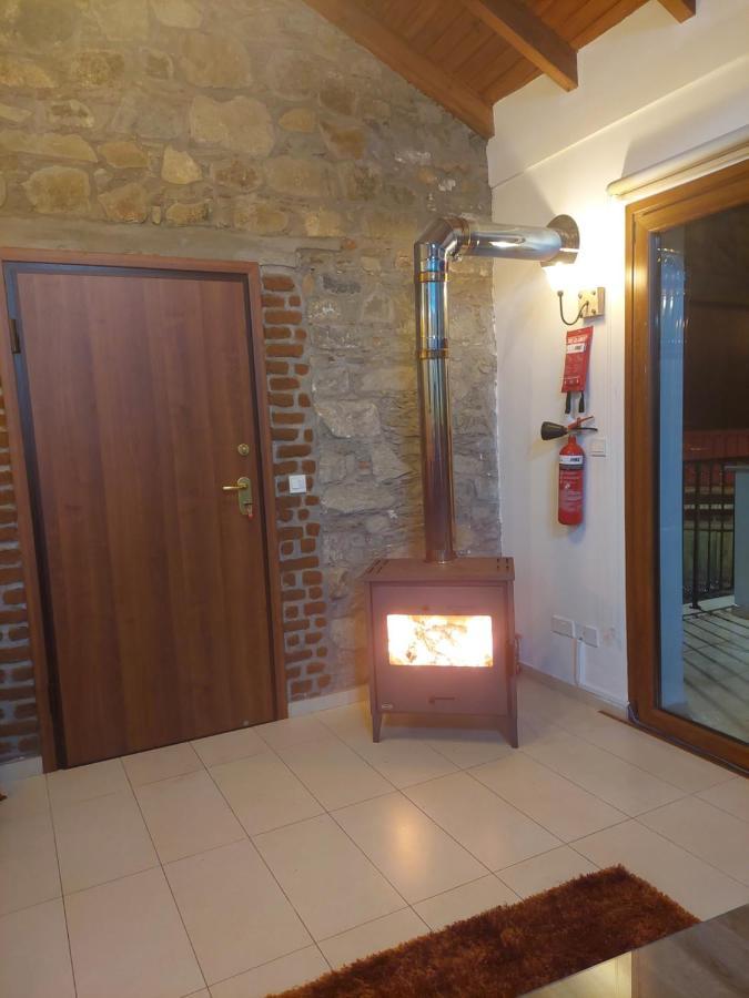 Love Holiday Suite 1 Tris Elies Esterno foto