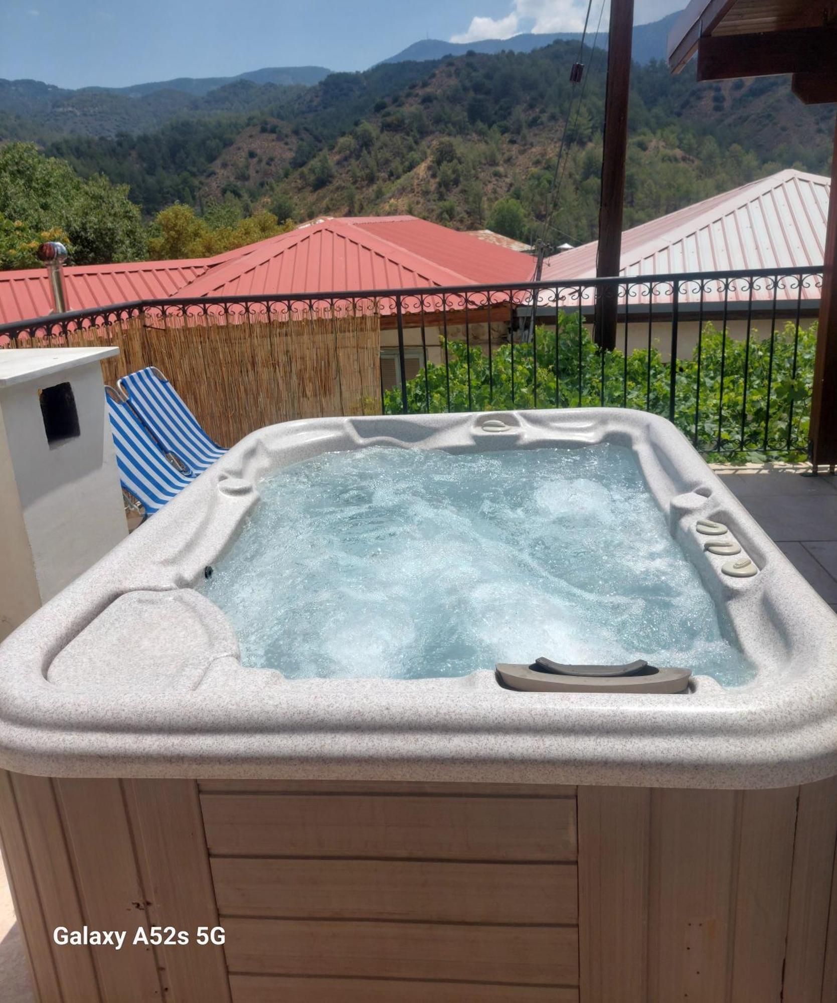 Love Holiday Suite 1 Tris Elies Esterno foto